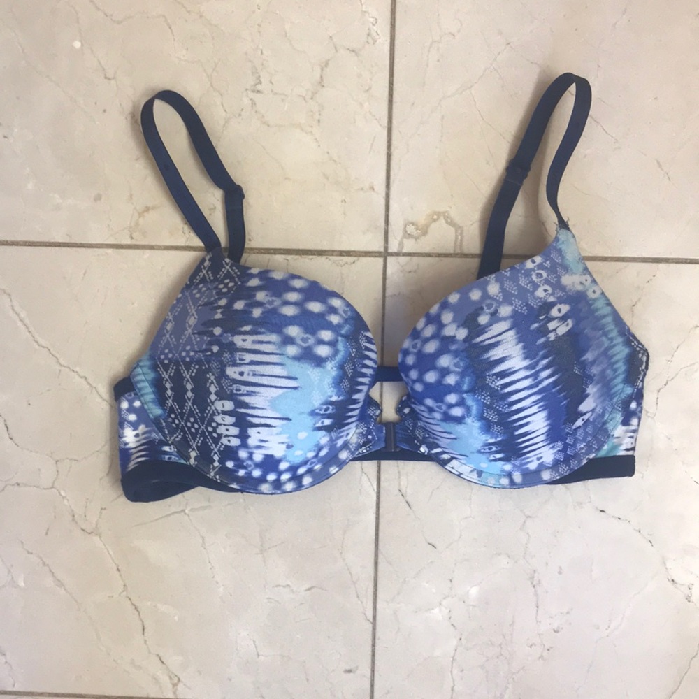 Victoria’s Secret front close 36C blue tie dye bra